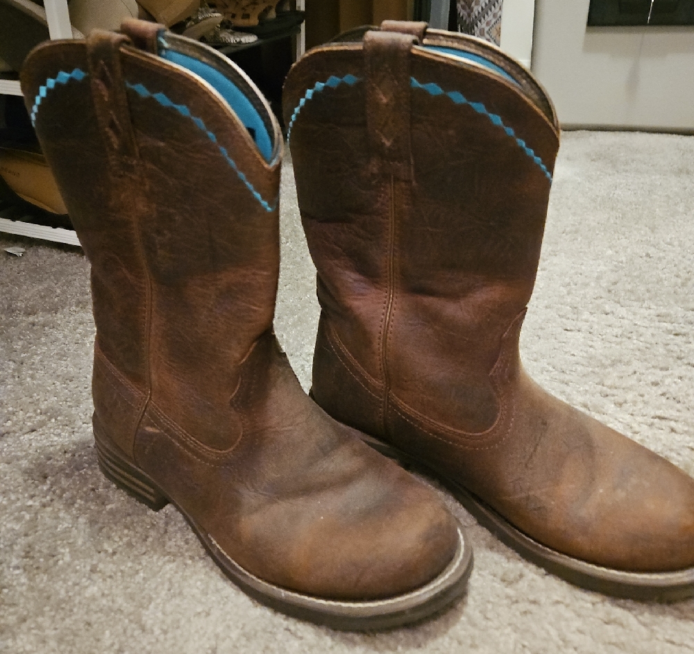 Ariat Brown Leather Cowboy Boots with Blue Trim